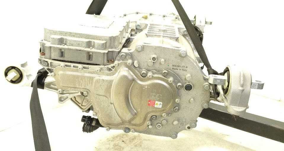 Pełny silnik elektryczny EBF z Porsche Taycan 2023 roku