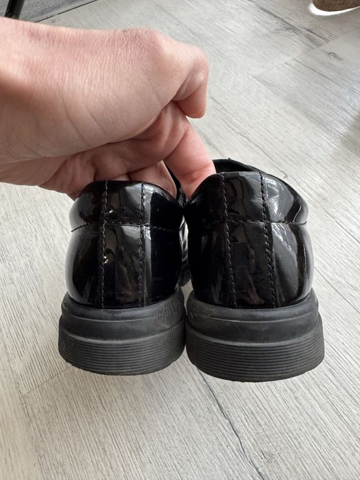 Шкіряні туфлі для дівчинки фірми pablosky