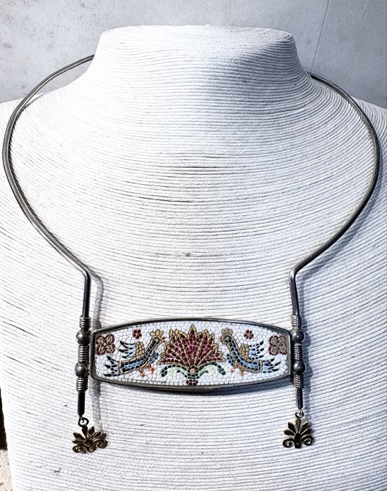 Lindissimo, invulgar colar vintage em prata com micromosaíco e ouro