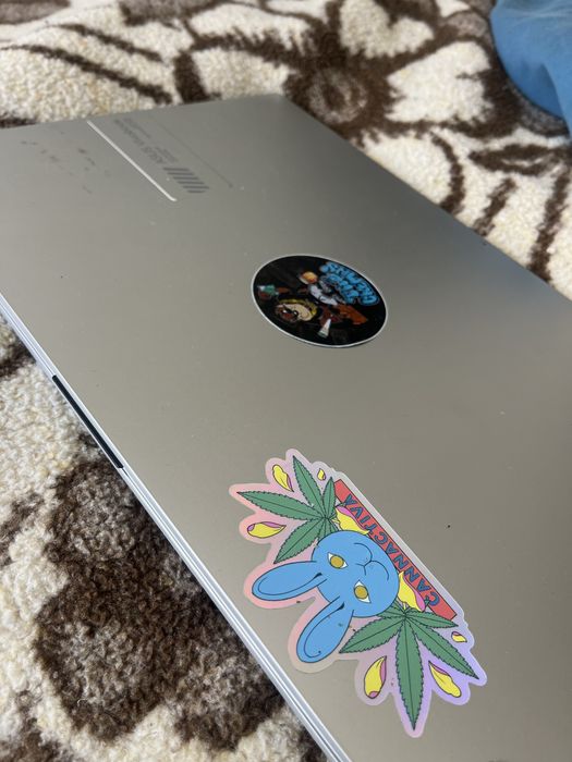 Intel Core i3 Notebook447453586994636801
