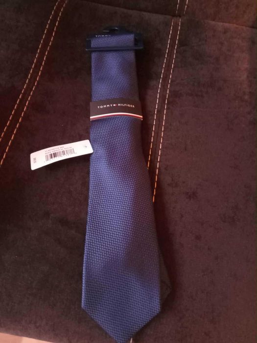 Krawat Tommy Hilfiger nowy orginalny metki