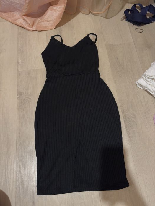 Сукня з відкритою спиною