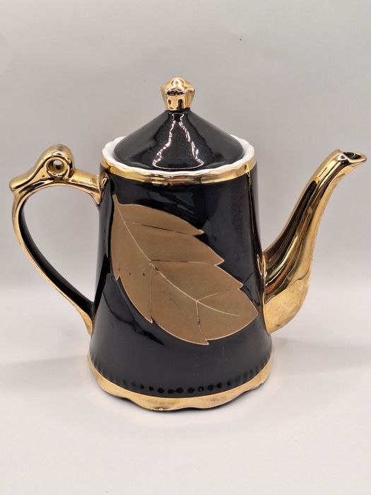 Czajniczek porcelanowy