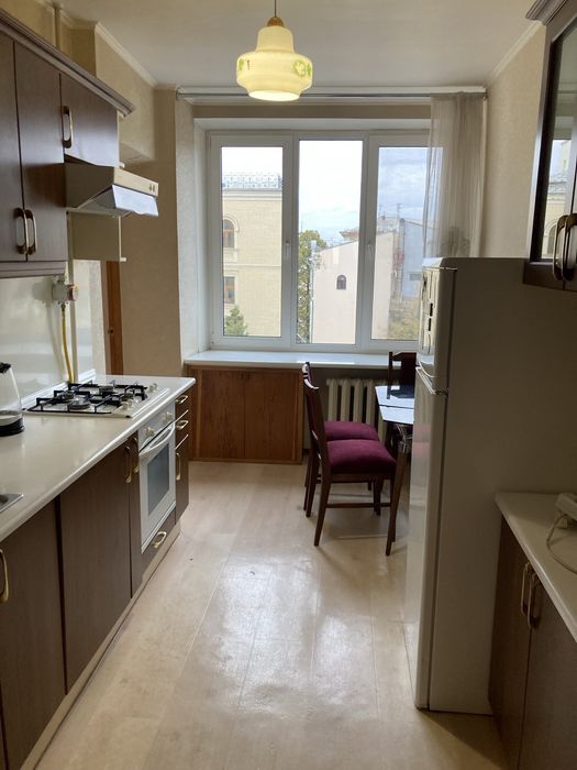 Без-%.Метро Золоті Ворота. 77м.кв.  3х кімнатна.