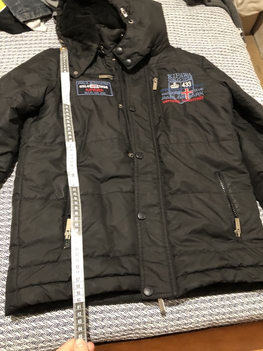 Куртка тепла з капюшоном гарноі якості