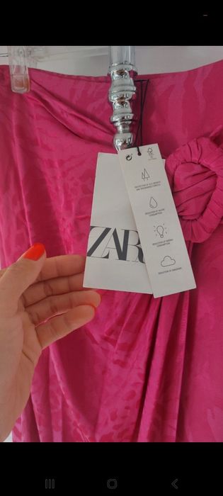 Nowa Spódnica ZARA kopertowa ze sprzączką fuksja 34