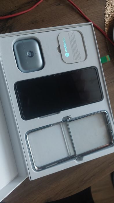 Motorola razr 60 swarovski