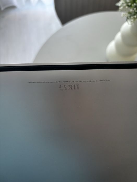 MacBook Pro 15’ A1990