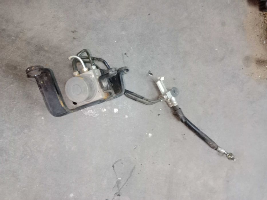 suzuki gsr750 gsr 750 pompa abs hamulca hamulcowa