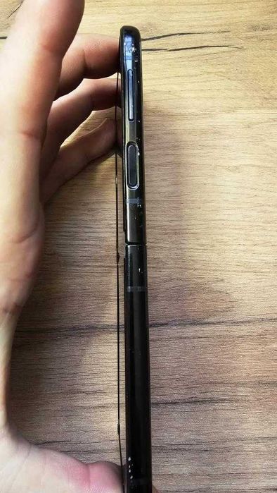 Samsung Galaxy Z Flip3 5G SM-F711B 128GB 8GB RAM