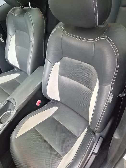 Toyota Avensis 2.0 D — photo 3