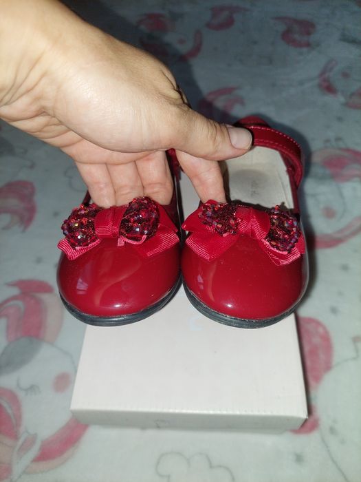 J.Nowe czerwone lakierki rozm. 33 eleganckie, baletki