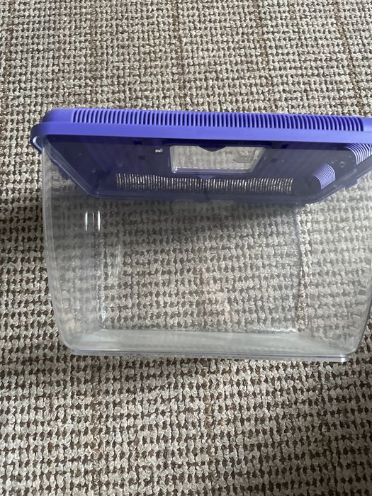 Plastikowy ponemnik do przenoszenia gada/gryzonia