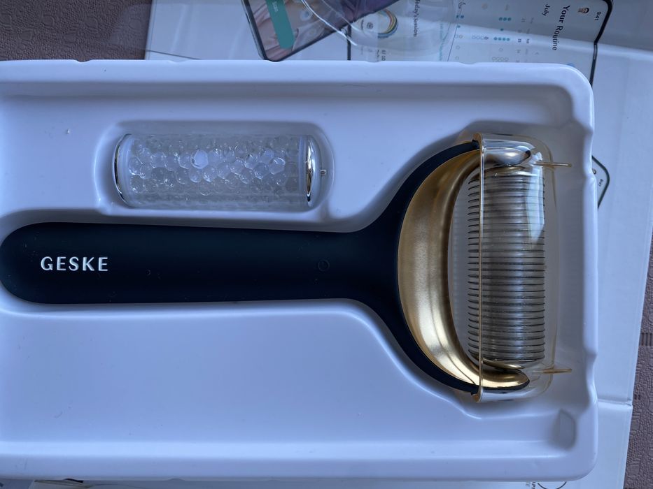 Електронний ролер для обличчя та тіла з мікроголками GESKE MicroNeedle