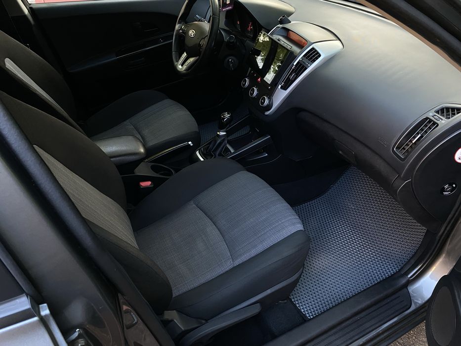 KIA Ceed sw 2012 газ