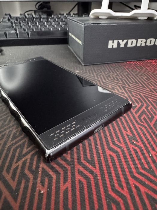 Рідкісний Red Hydrogen One, 128gb