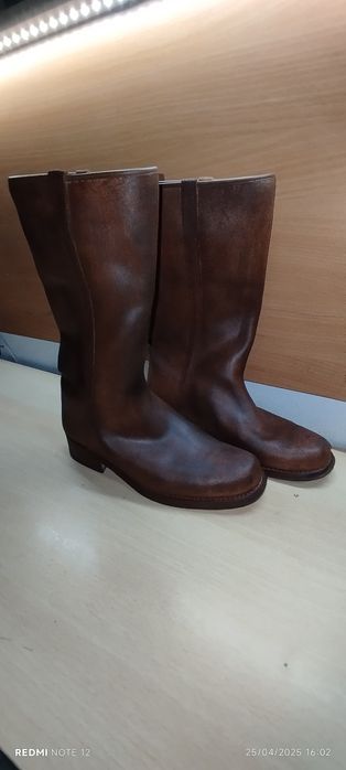Botas de couro de cano médio