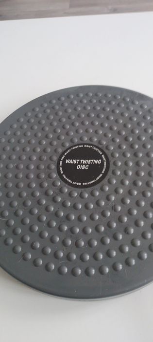 Waist twisting disco