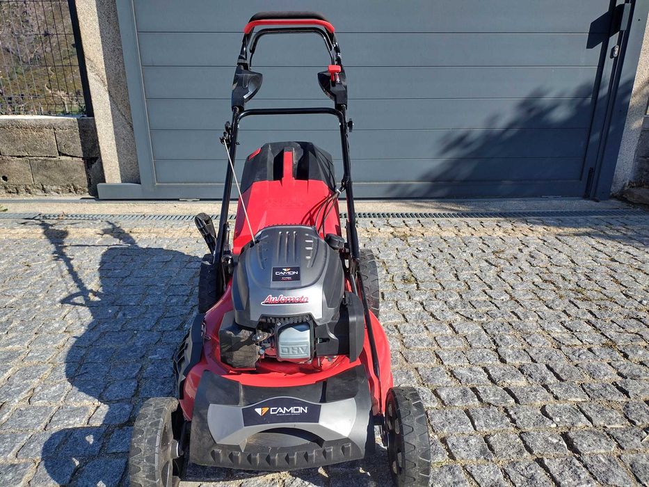 Cortador de relva com tração Camon