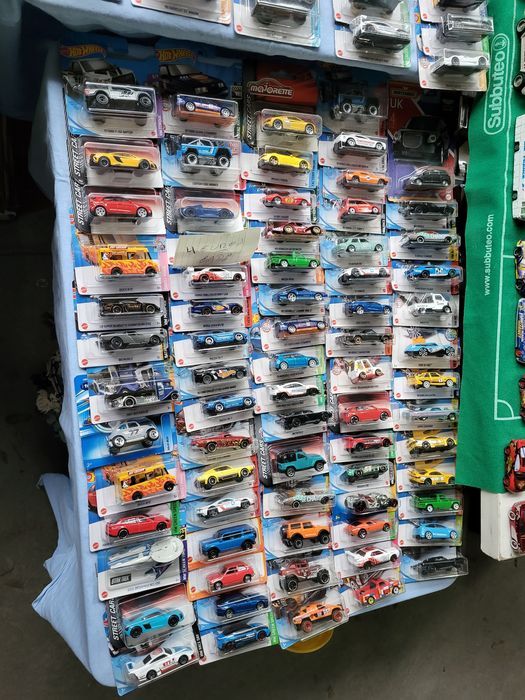 Miniaturas automóveis hot wheels, matchbox majorette