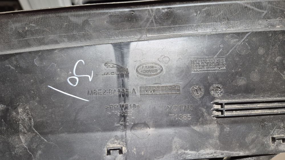 Wlot powietrza RangeRover M8E2-8A095-A (uszkodzone)
