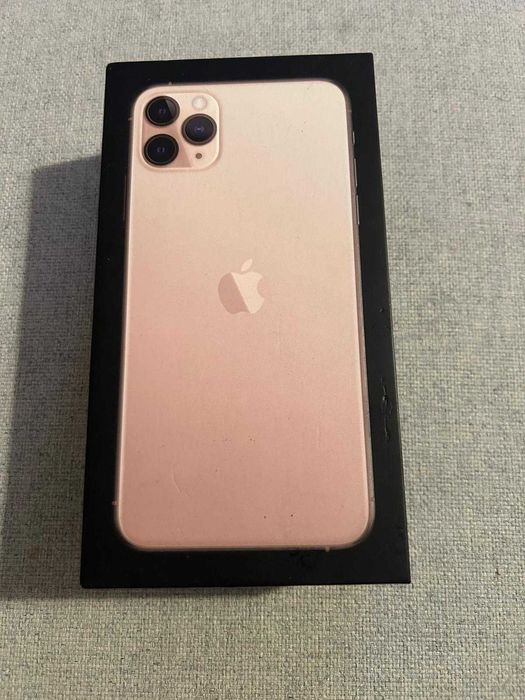 iphone 11 pro max em muito bom estado