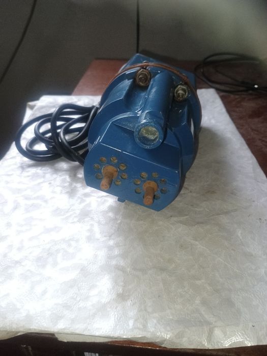 Вибрационный насос "Урожай"