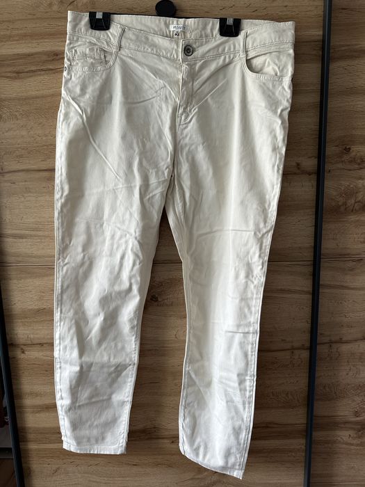 Spodnie damskie materiałowe / plus size / 44-46