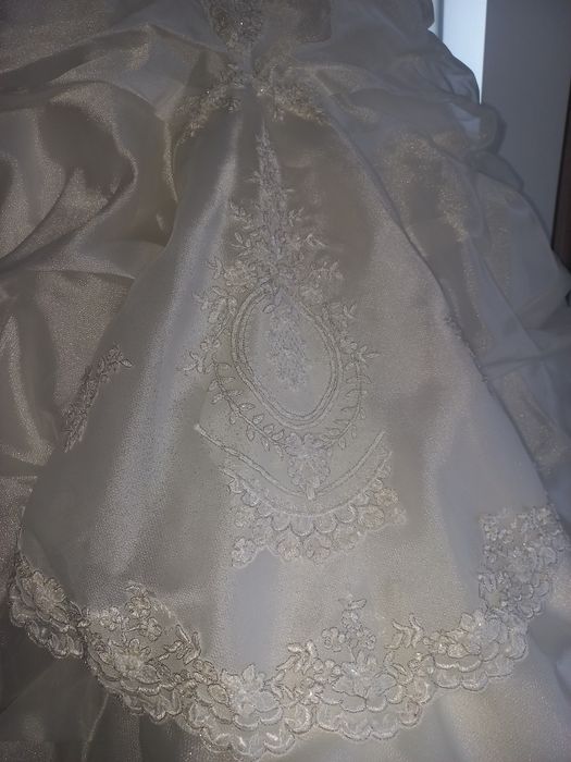 Suknia ślubna gratis welon