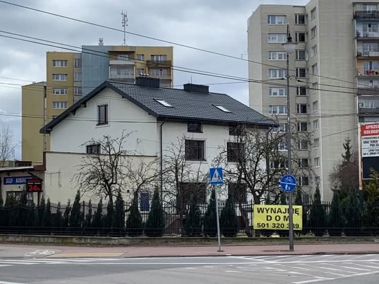 Wynajmę dom 350 m² – Wołomin centrum zparkingiem i ogrodem