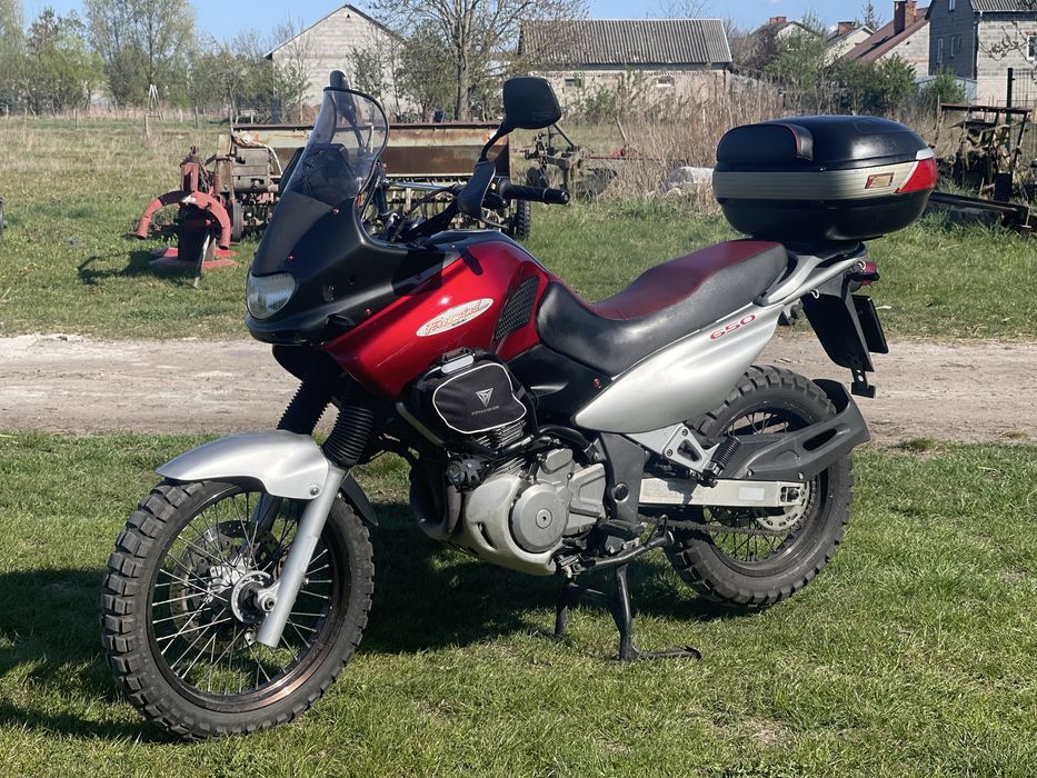 Suzuki XF 650 Freewind