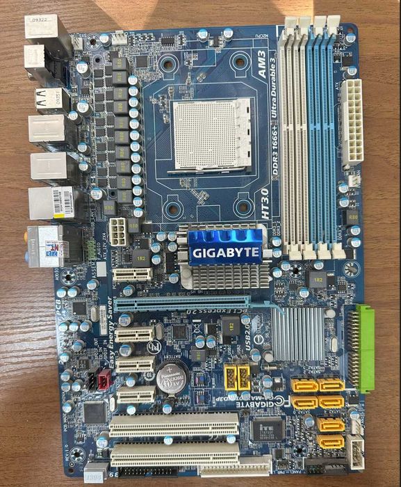 Материнска плата Gigabyte GA-MA770T-UD3