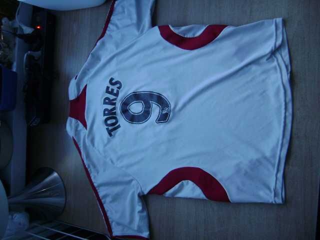 Starocie z PRL - SPORT = Liverpool koszulka dziecięca TORRES 9 130 cm