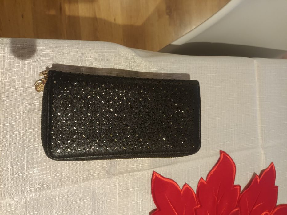 Sprzedam portfel damski.