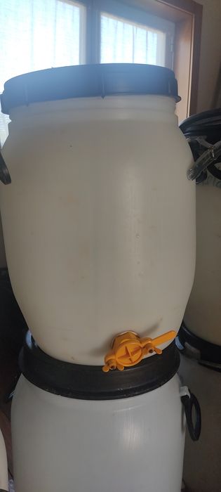 Bidão Plástico 50/60lt com torneira