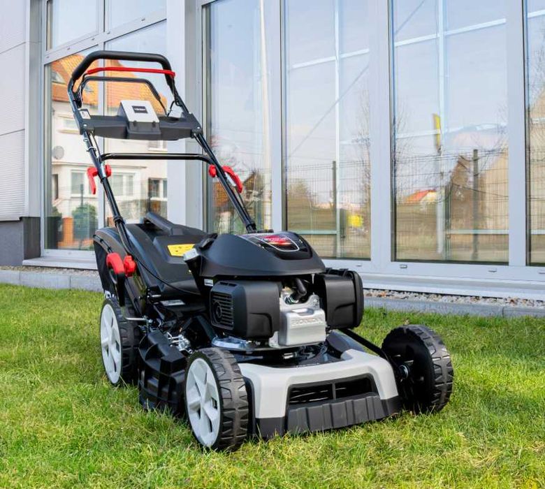 Бензинова газонокосарка Venom 53 см, 60 л, 2,8 кВт косилка