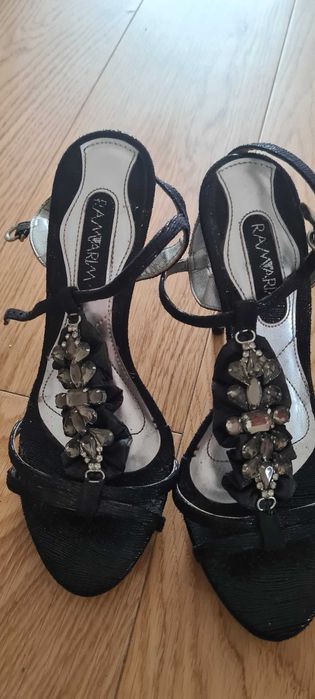 sapatos 37 salto alto novos