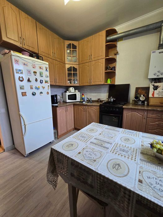 ПРОДАЖ 2-ох кім квартири в сталінкі (Критий ринок)