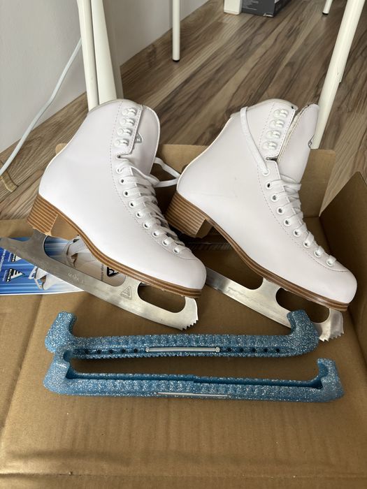 Łyżwy figurowe Jackson Ultima Classic 200 rozm. 39.5 + nakładki