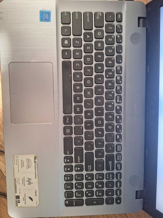 Asus stan bdb malo używany