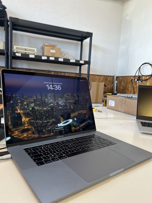 MacBook Pro 15” I7 16GB RAM