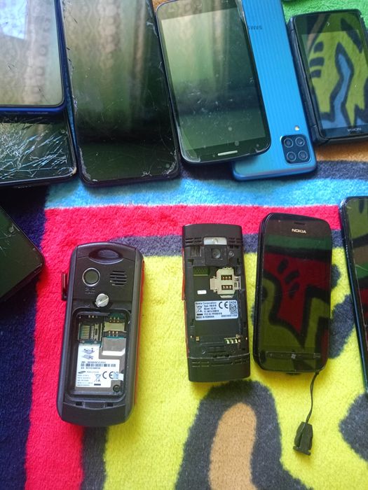 Różny mix telefonów