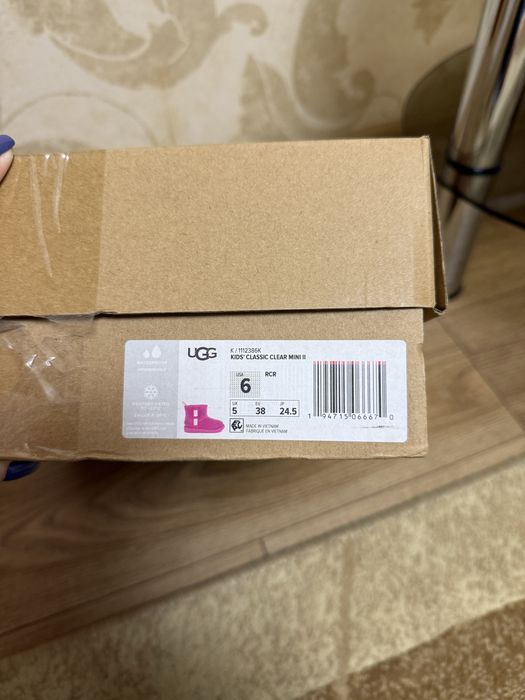 UGG kids classic mini clear оригинал илеальное состояние 24.5см