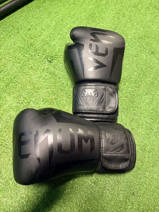 Luvas de boxe Venum elite + saco de boxe