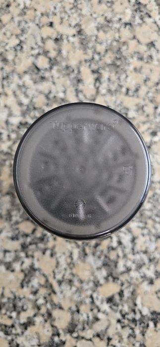 Selador a vácuo com recarga e Tupperware Picador frutos secos