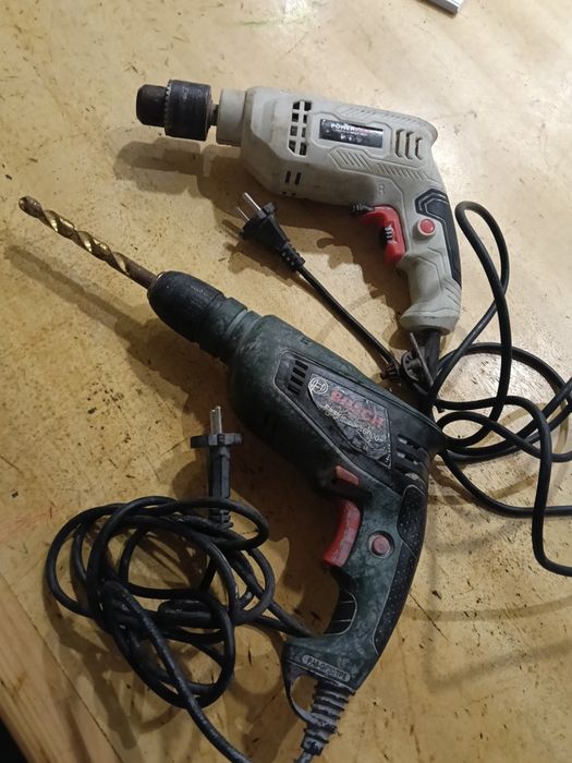 2  Furadeira electrica 20€ cada um