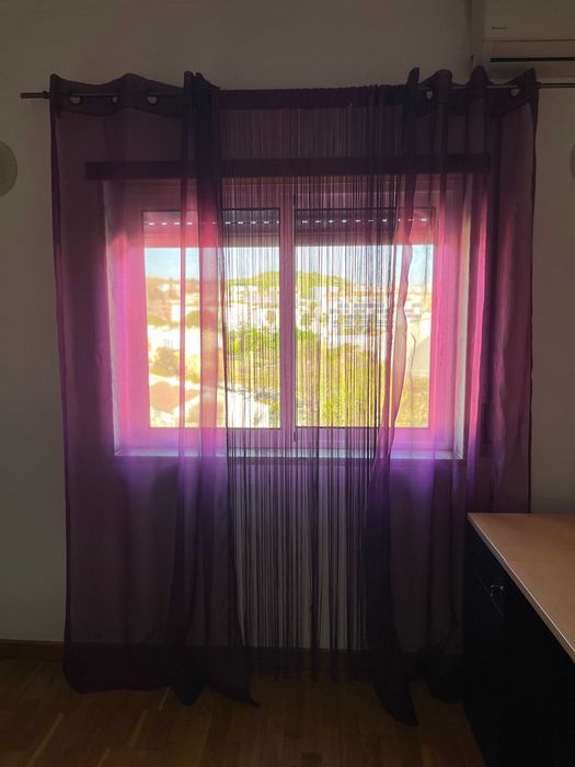 Cortinas em Roxo Transparentes e com Fios (350cmx230cm)