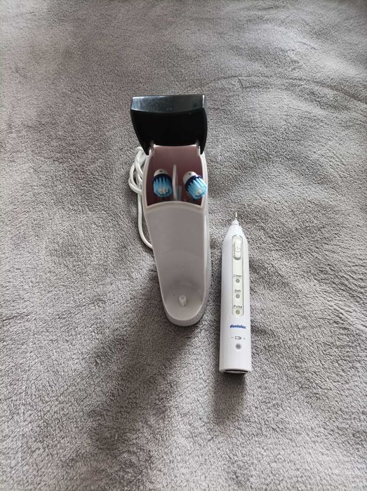 Escova de dentes elétrica da marca dentalux