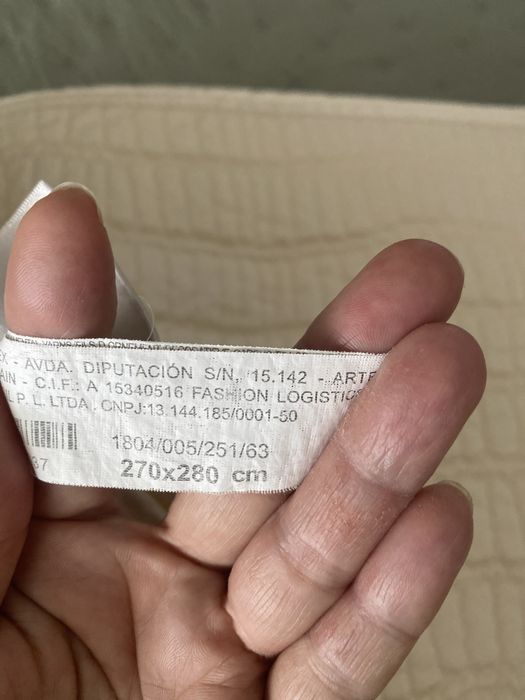 Colcha Zara Home - cama de casal, cor marfim