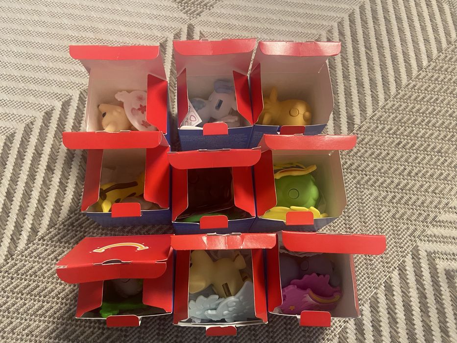 Колекційні іграшки Roblox Adopt Me McDonalds Happy Meal адопт мі хеппі міл